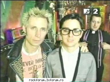 mah....yo stiam ca tre are..doar unu ..cand a suferit un fuckin dummy green day